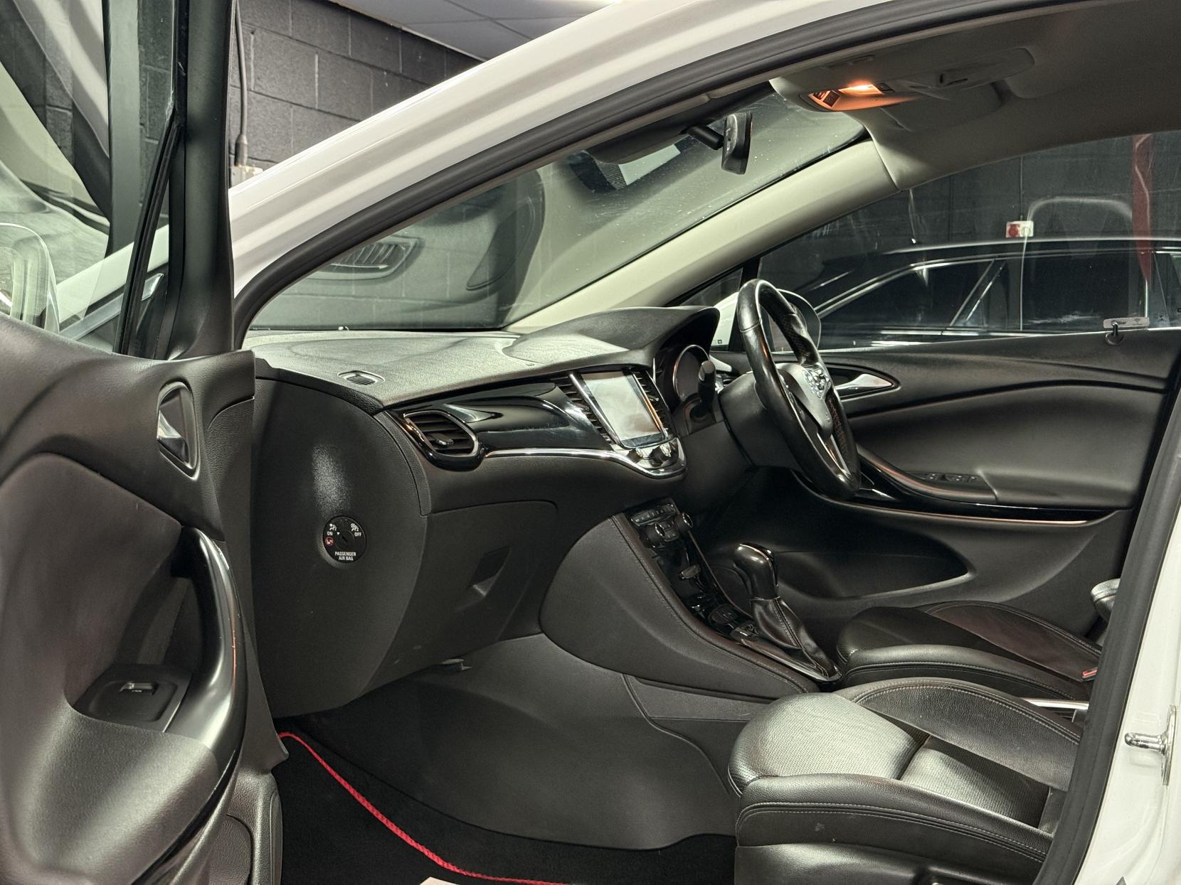 Vauxhall Astra 1.6 CDTi Elite Nav Sports Tourer 5dr Diesel Auto Euro 6 (136 ps)