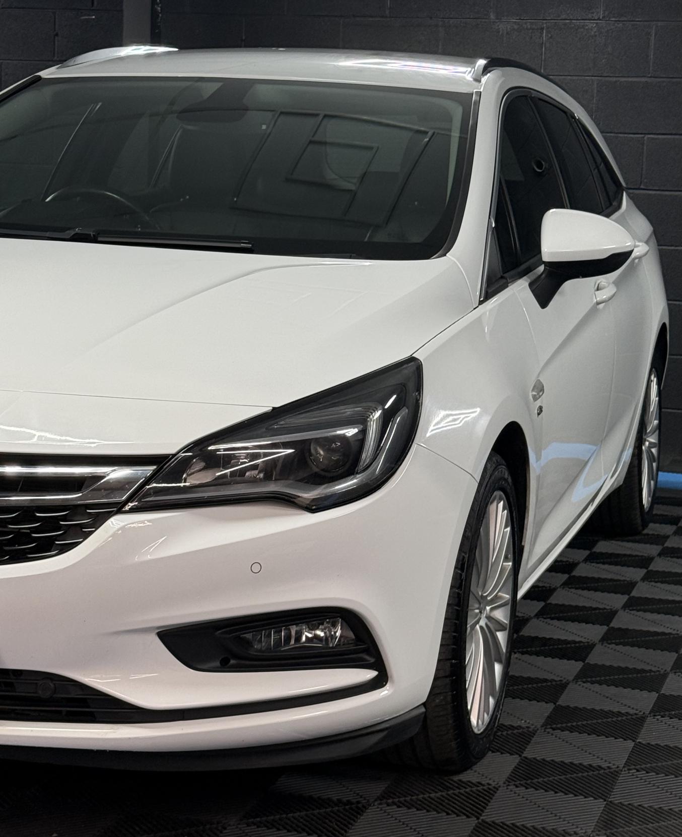 Vauxhall Astra 1.6 CDTi Elite Nav Sports Tourer 5dr Diesel Auto Euro 6 (136 ps)