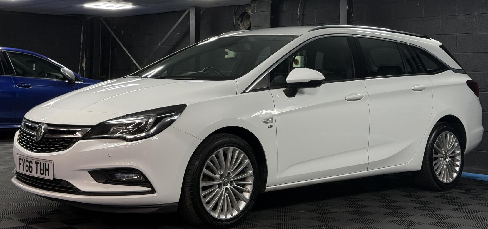 Vauxhall Astra 1.6 CDTi Elite Nav Sports Tourer 5dr Diesel Auto Euro 6 (136 ps)