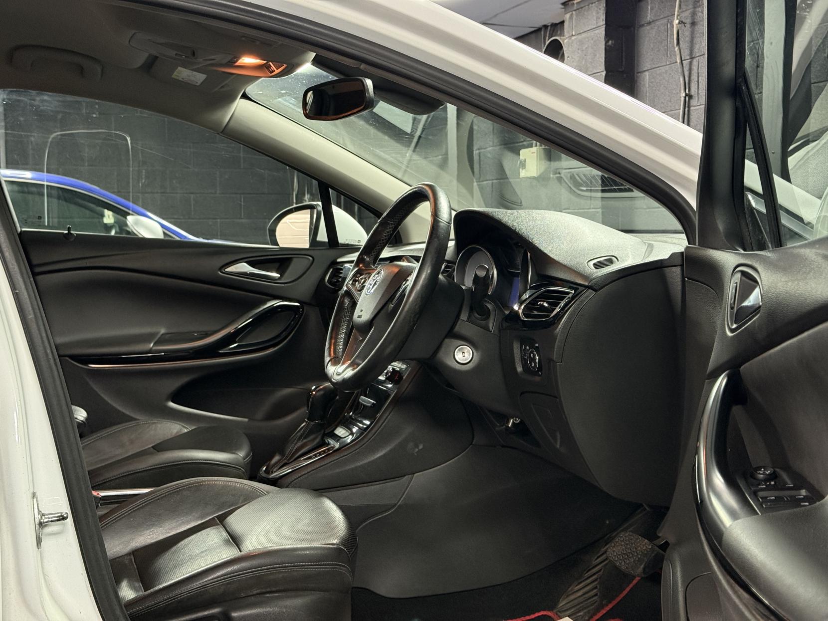 Vauxhall Astra 1.6 CDTi Elite Nav Sports Tourer 5dr Diesel Auto Euro 6 (136 ps)