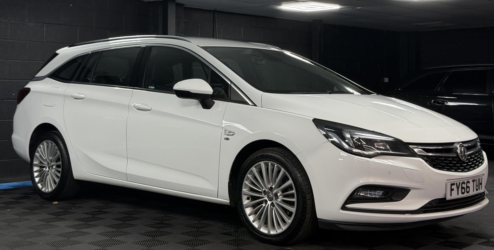 Vauxhall Astra 1.6 CDTi Elite Nav Sports Tourer 5dr Diesel Auto Euro 6 (136 ps)