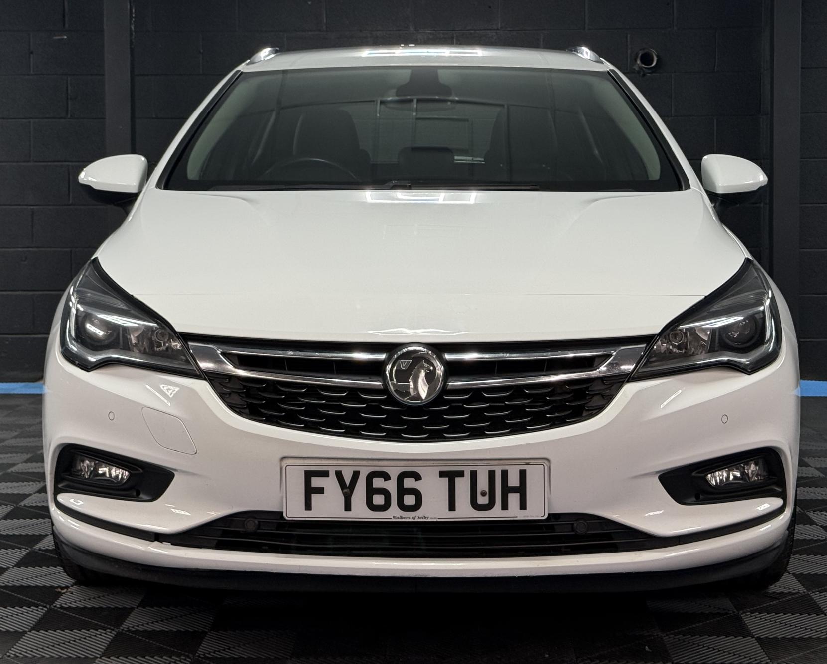 Vauxhall Astra 1.6 CDTi Elite Nav Sports Tourer 5dr Diesel Auto Euro 6 (136 ps)