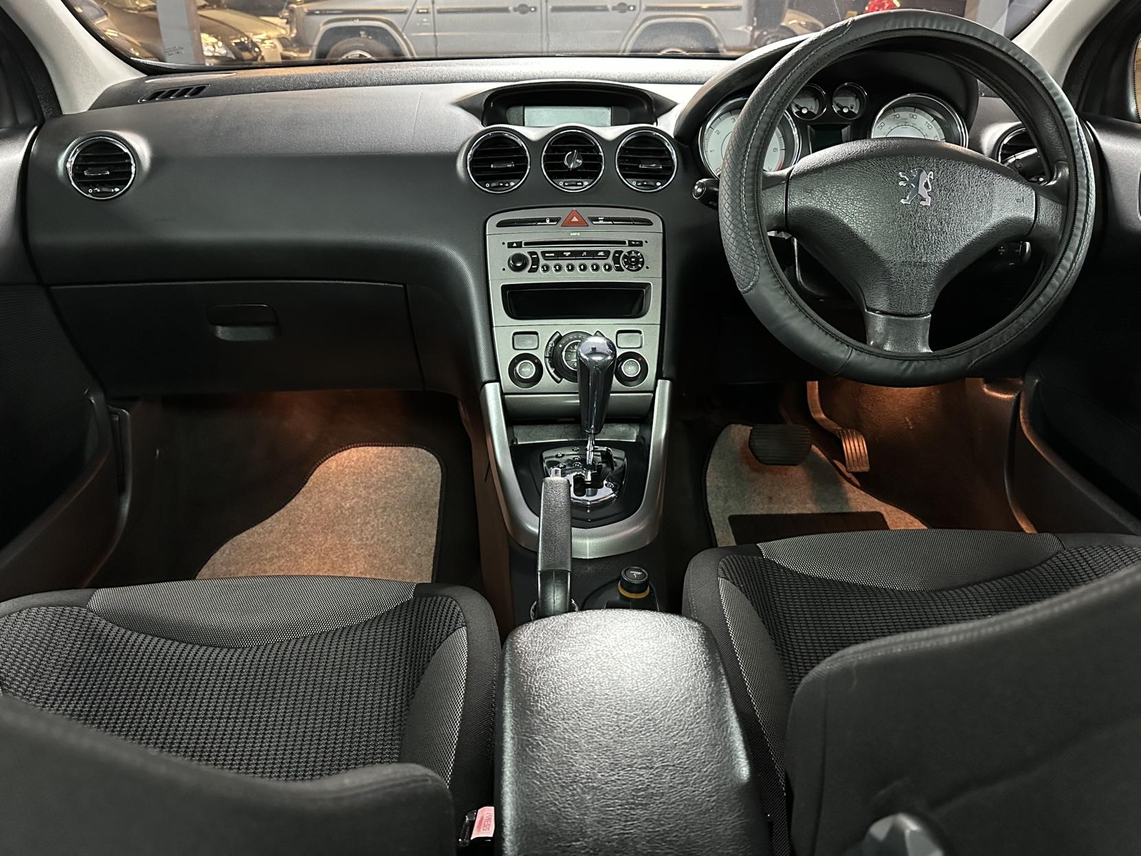 Peugeot 308 1.6 THP SE Hatchback 5dr Petrol Automatic (188 g/km, 140 bhp)