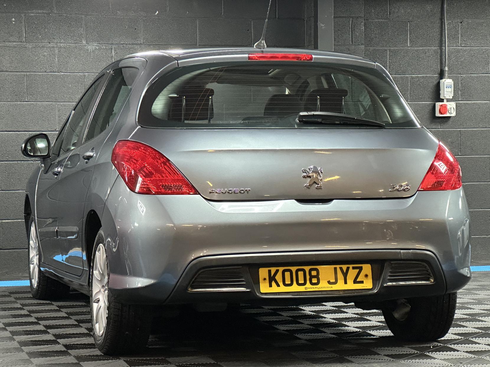 Peugeot 308 1.6 THP SE Hatchback 5dr Petrol Automatic (188 g/km, 140 bhp)
