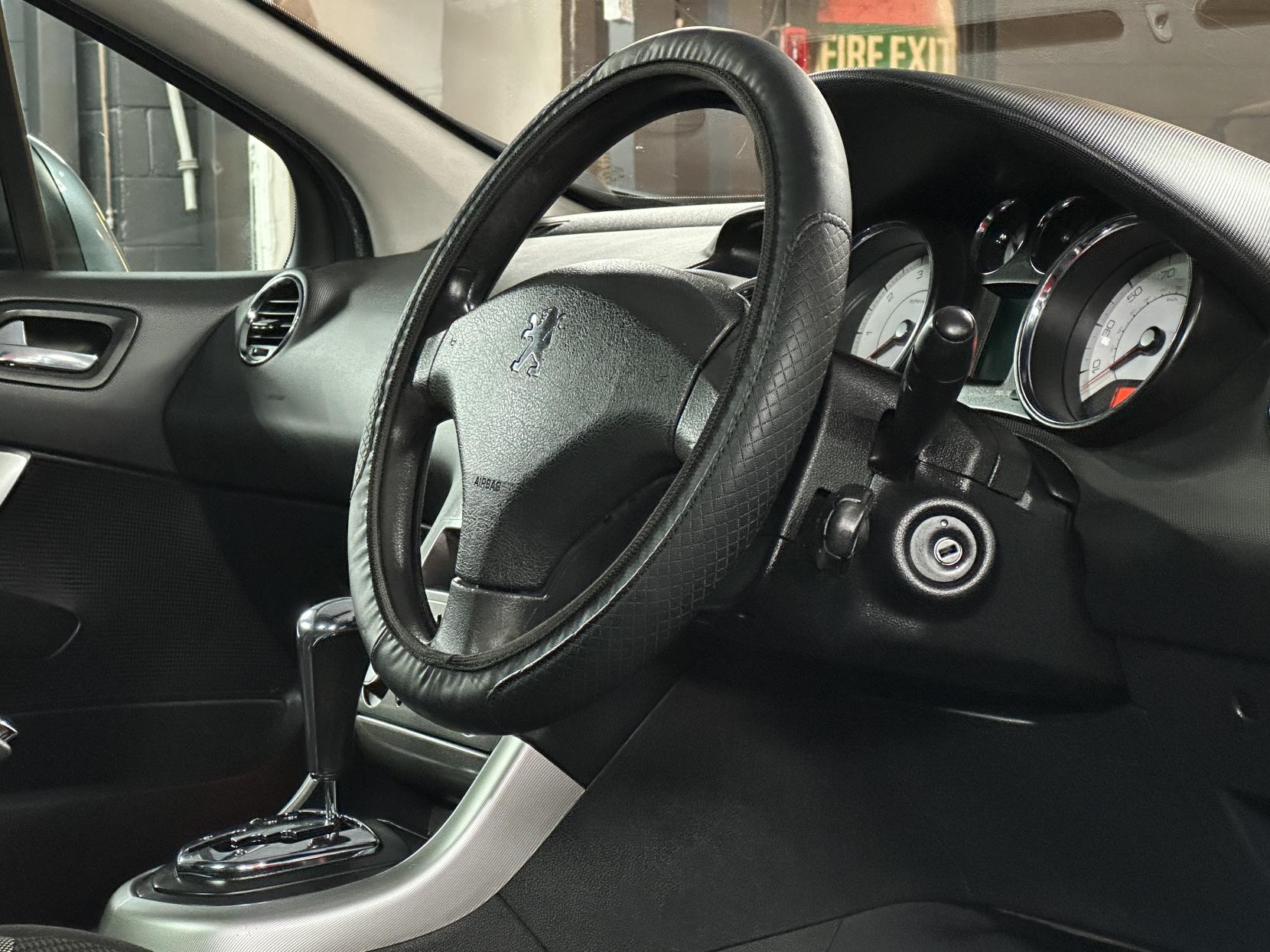 Peugeot 308 1.6 THP SE Hatchback 5dr Petrol Automatic (188 g/km, 140 bhp)