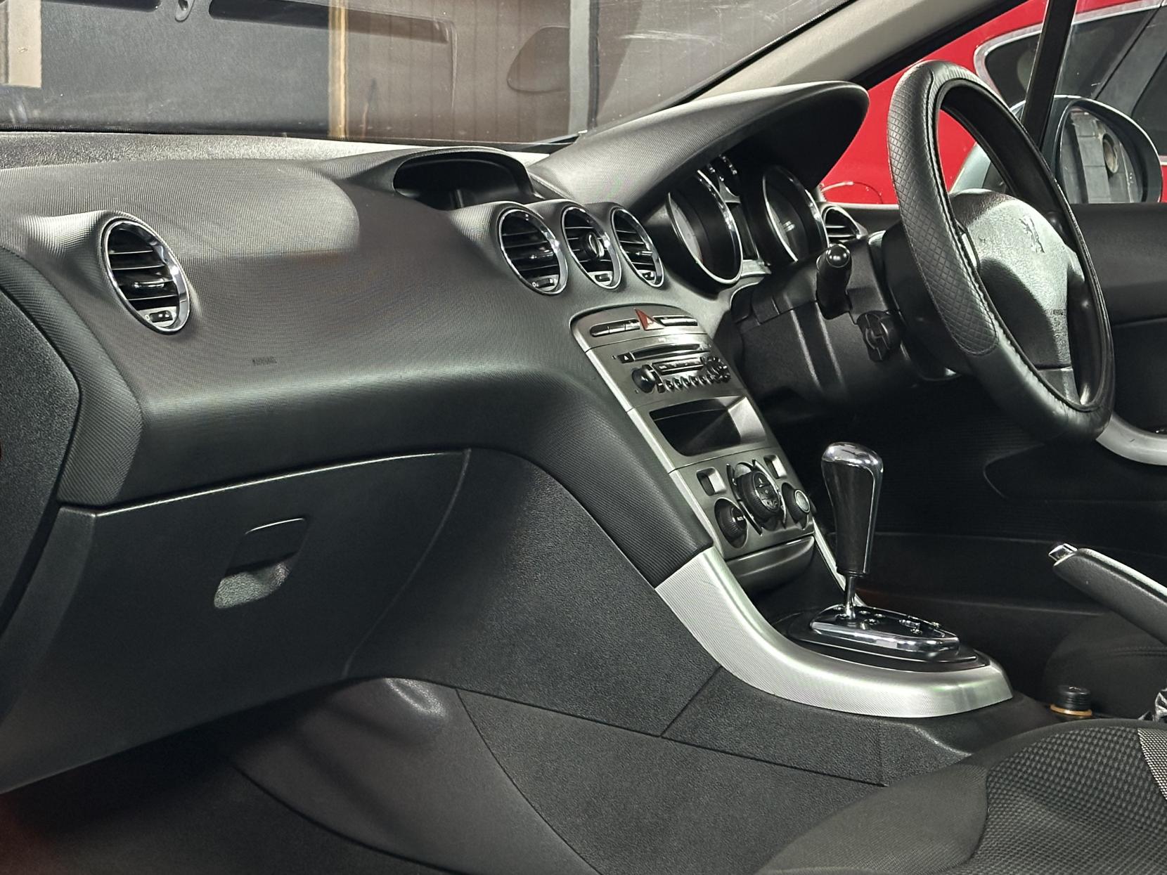 Peugeot 308 1.6 THP SE Hatchback 5dr Petrol Automatic (188 g/km, 140 bhp)