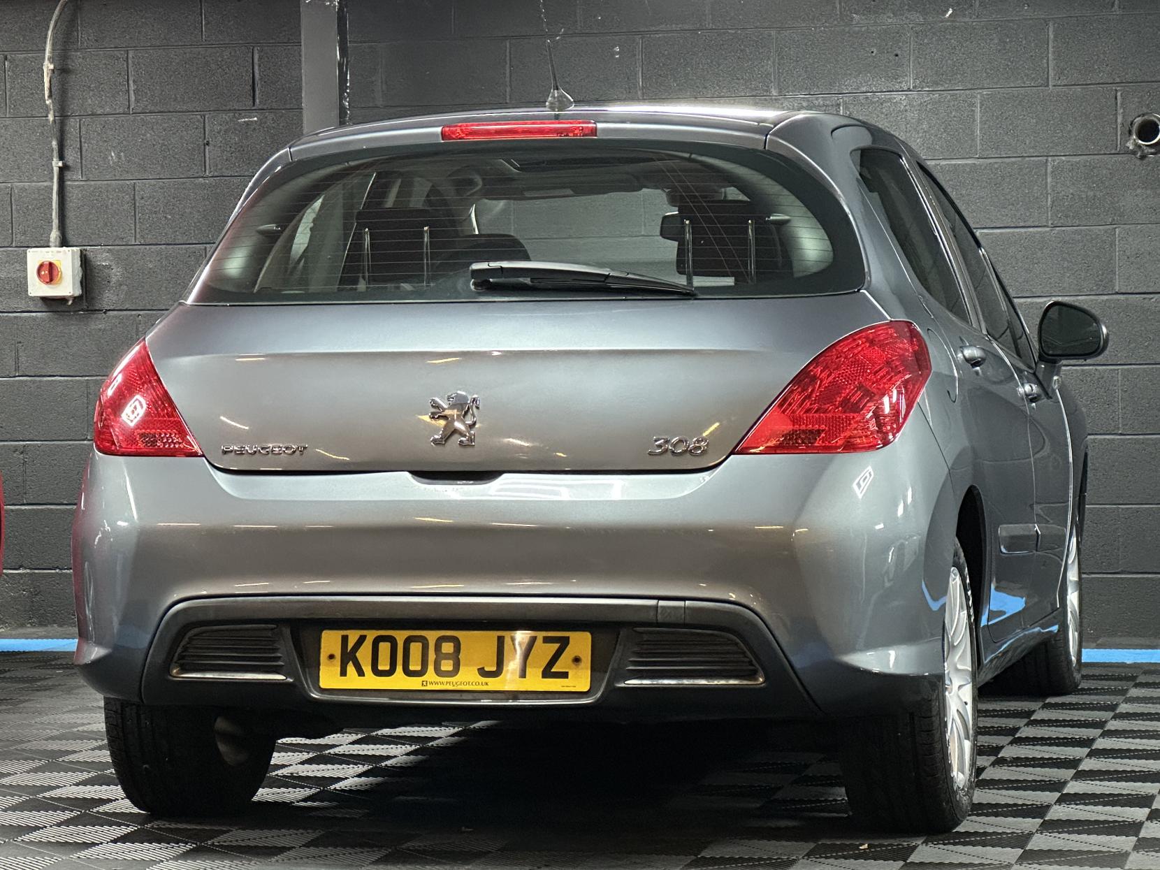 Peugeot 308 1.6 THP SE Hatchback 5dr Petrol Automatic (188 g/km, 140 bhp)