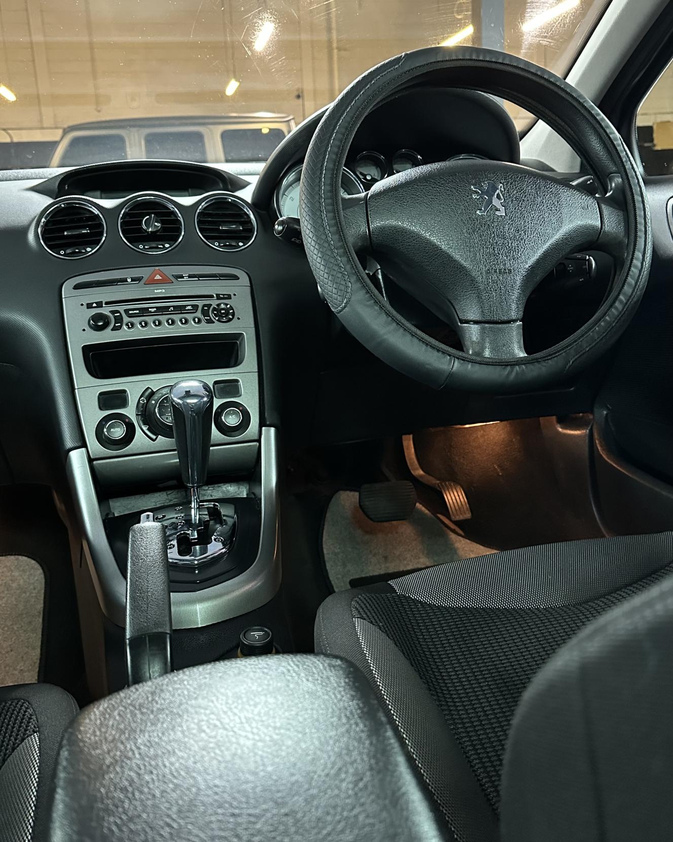 Peugeot 308 1.6 THP SE Hatchback 5dr Petrol Automatic (188 g/km, 140 bhp)
