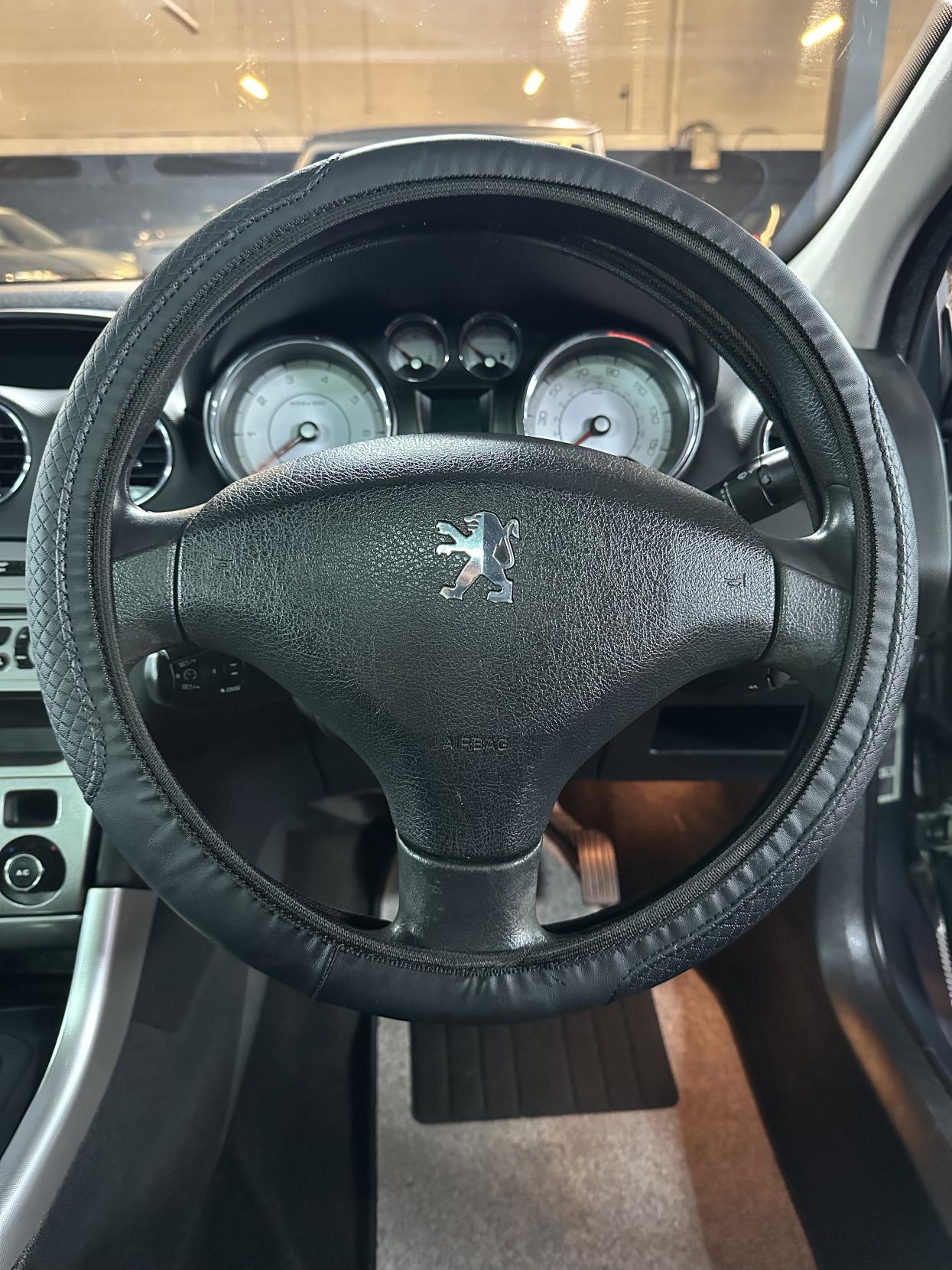 Peugeot 308 1.6 THP SE Hatchback 5dr Petrol Automatic (188 g/km, 140 bhp)