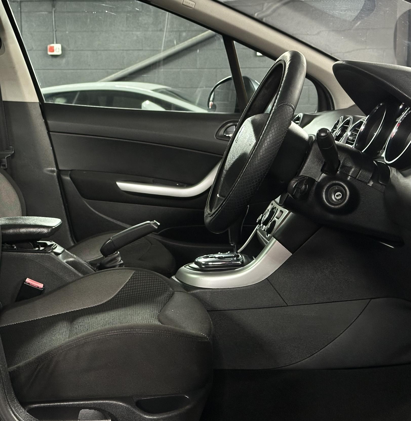 Peugeot 308 1.6 THP SE Hatchback 5dr Petrol Automatic (188 g/km, 140 bhp)