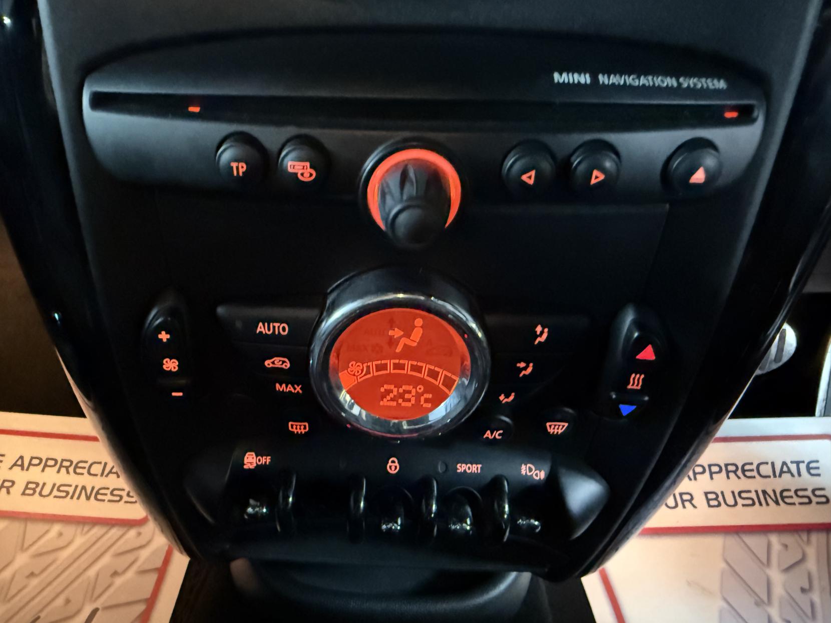 MINI Countryman 2.0 Cooper SD SUV 5dr Diesel Auto Euro 5 (143 ps)