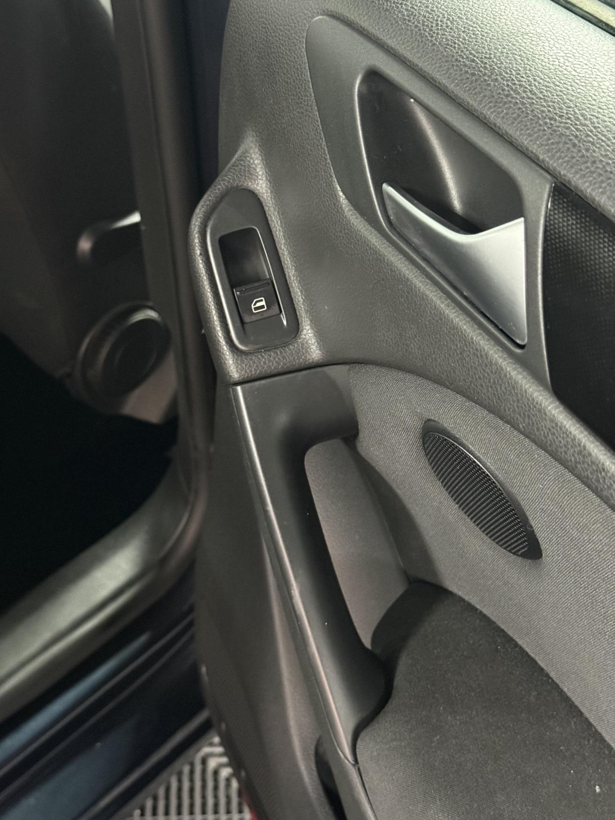 Volkswagen Golf 1.6 TDI Match Hatchback 5dr Diesel DSG Euro 5 (105 ps)