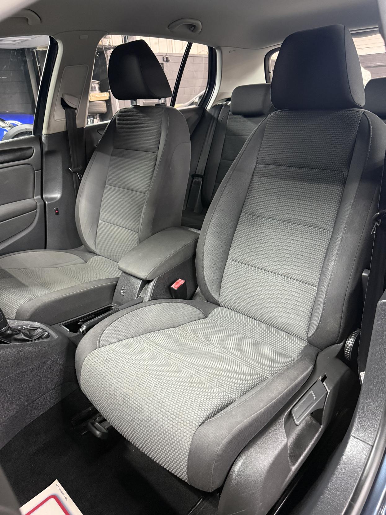 Volkswagen Golf 1.6 TDI Match Hatchback 5dr Diesel DSG Euro 5 (105 ps)