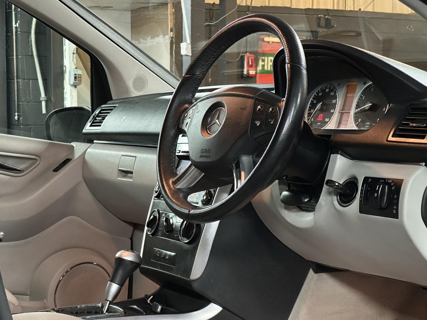 Mercedes-Benz B Class 1.7 B170 SE MPV 5dr Petrol CVT (171 g/km, 116 bhp)