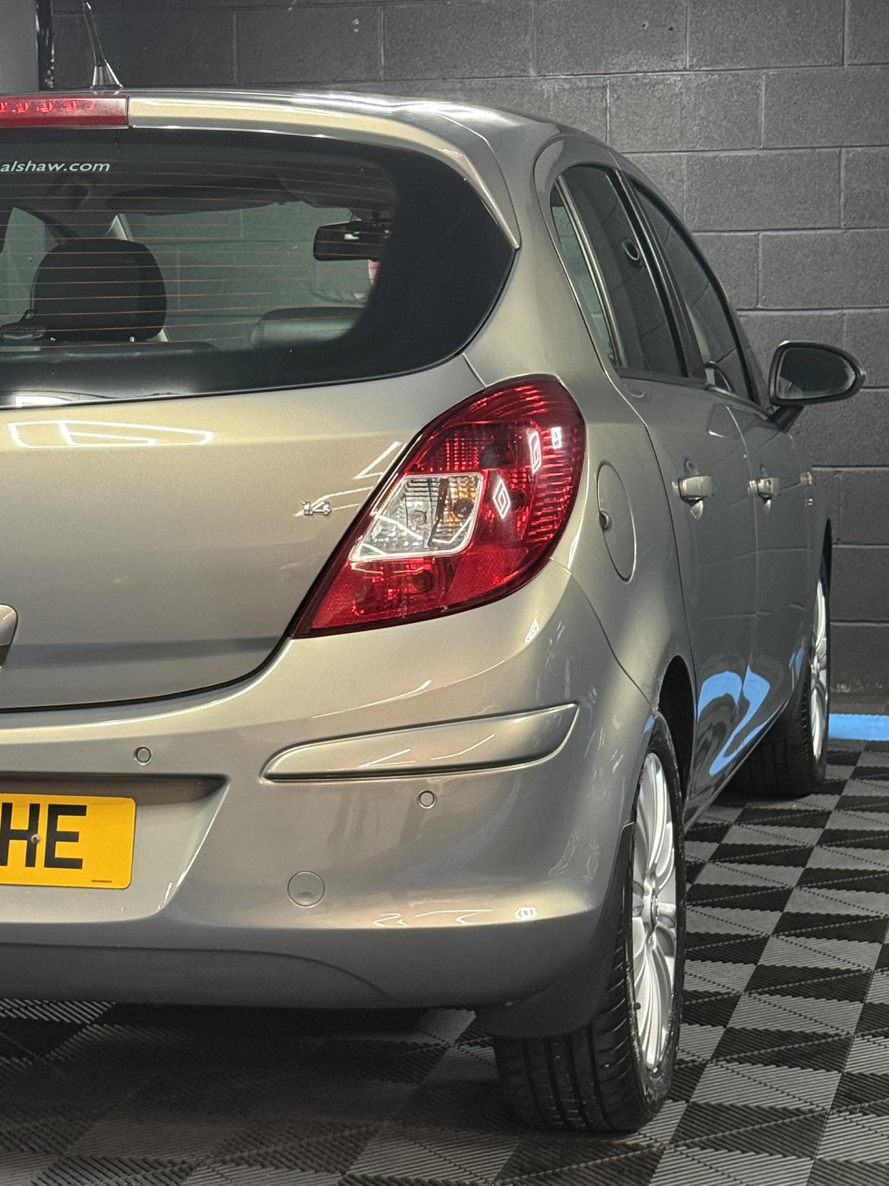 Vauxhall Corsa 1.4 16V SE Hatchback 5dr Petrol Auto Euro 5 (100 ps)