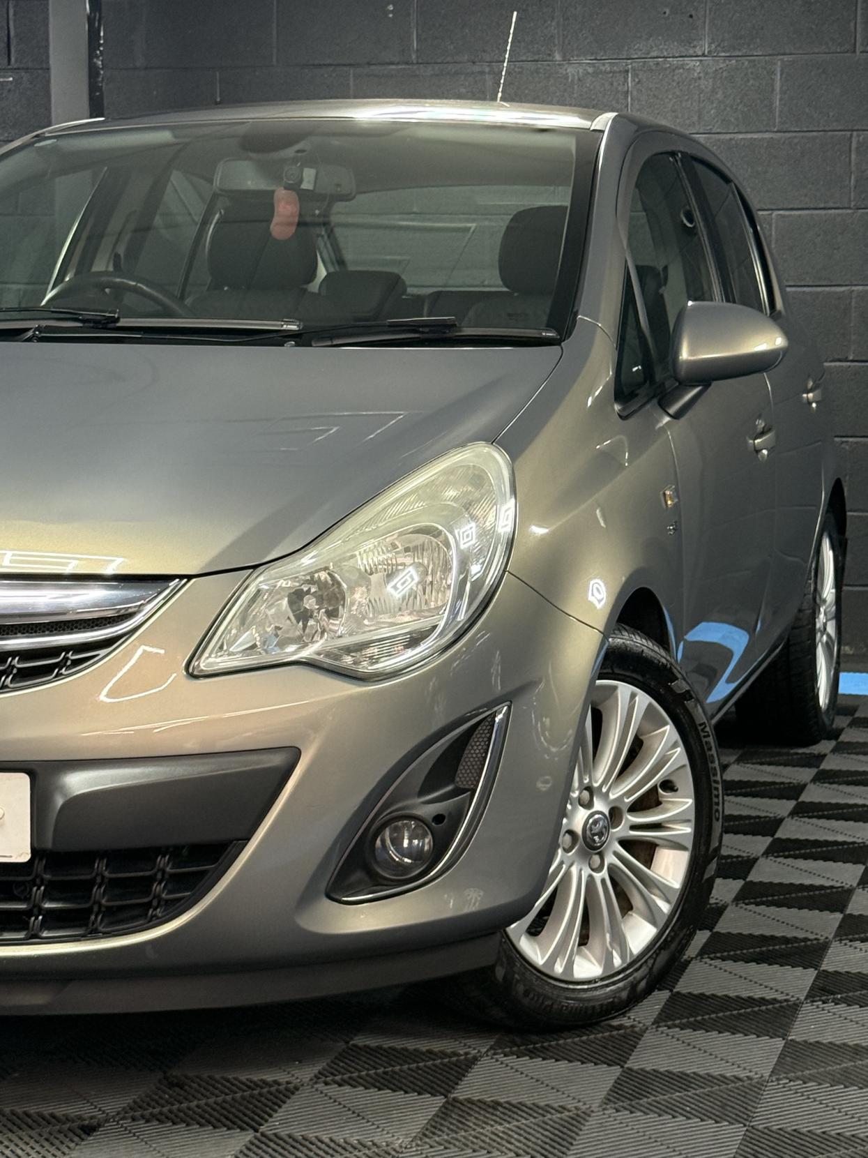 Vauxhall Corsa 1.4 16V SE Hatchback 5dr Petrol Auto Euro 5 (100 ps)