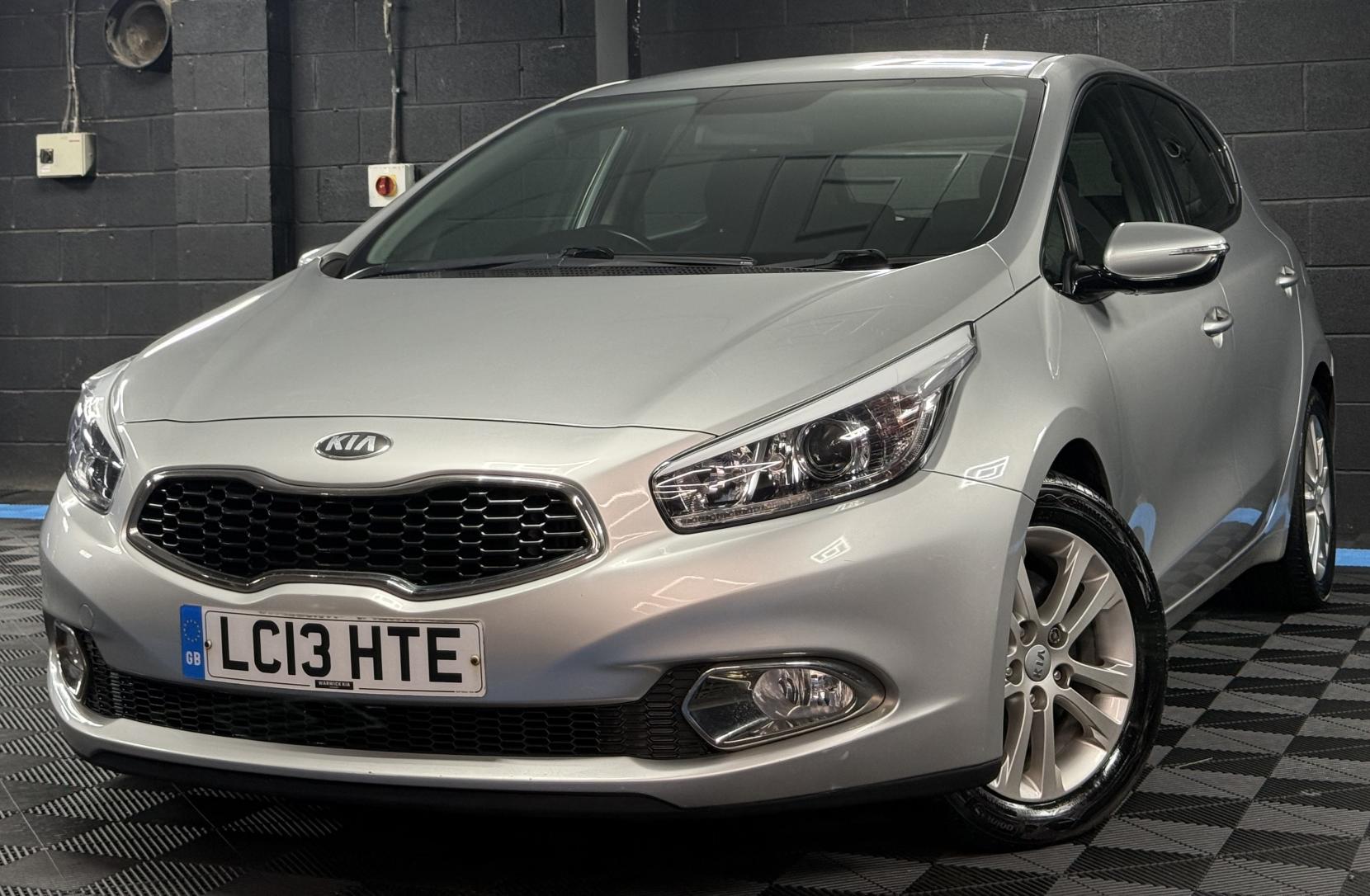 Kia Ceed 1.6 CRDi 2 Hatchback 5dr Diesel Auto Euro 5 (126 bhp)