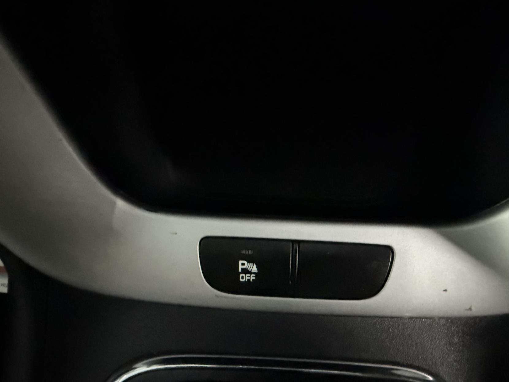 Kia Ceed 1.6 CRDi 2 Hatchback 5dr Diesel Auto Euro 5 (126 bhp)