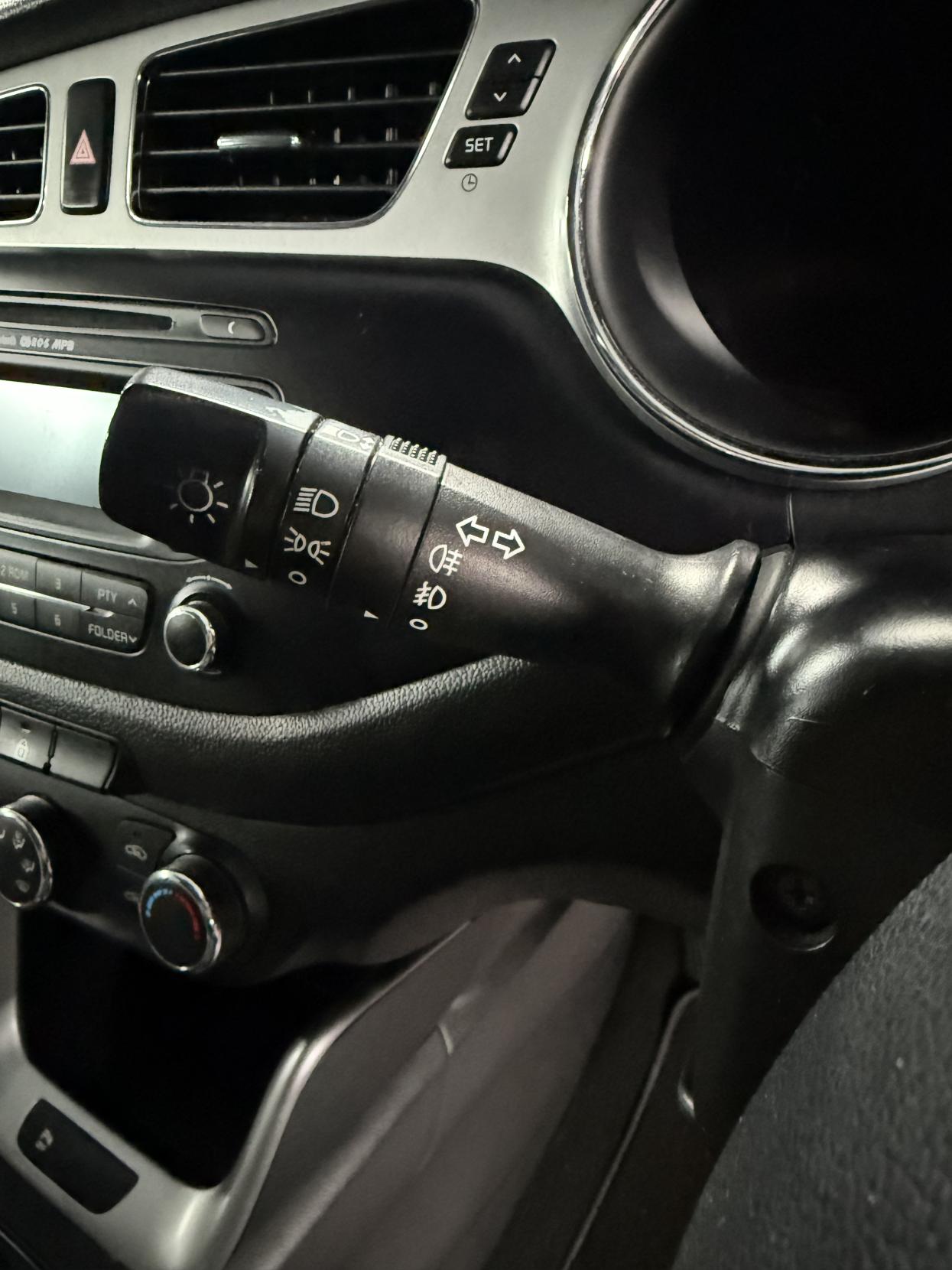 Kia Ceed 1.6 CRDi 2 Hatchback 5dr Diesel Auto Euro 5 (126 bhp)