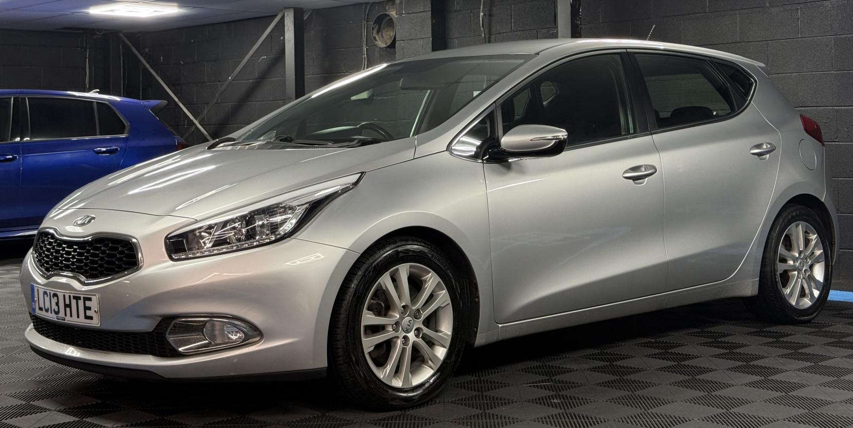 Kia Ceed 1.6 CRDi 2 Hatchback 5dr Diesel Auto Euro 5 (126 bhp)