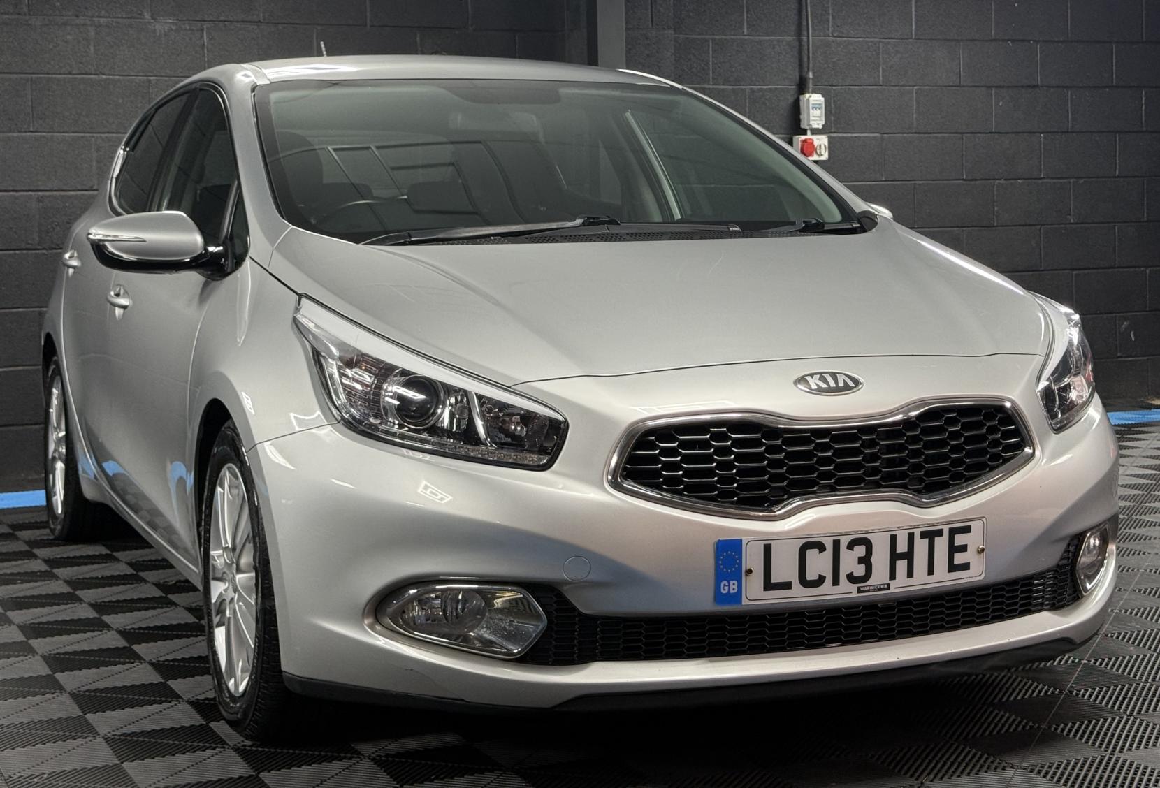 Kia Ceed 1.6 CRDi 2 Hatchback 5dr Diesel Auto Euro 5 (126 bhp)