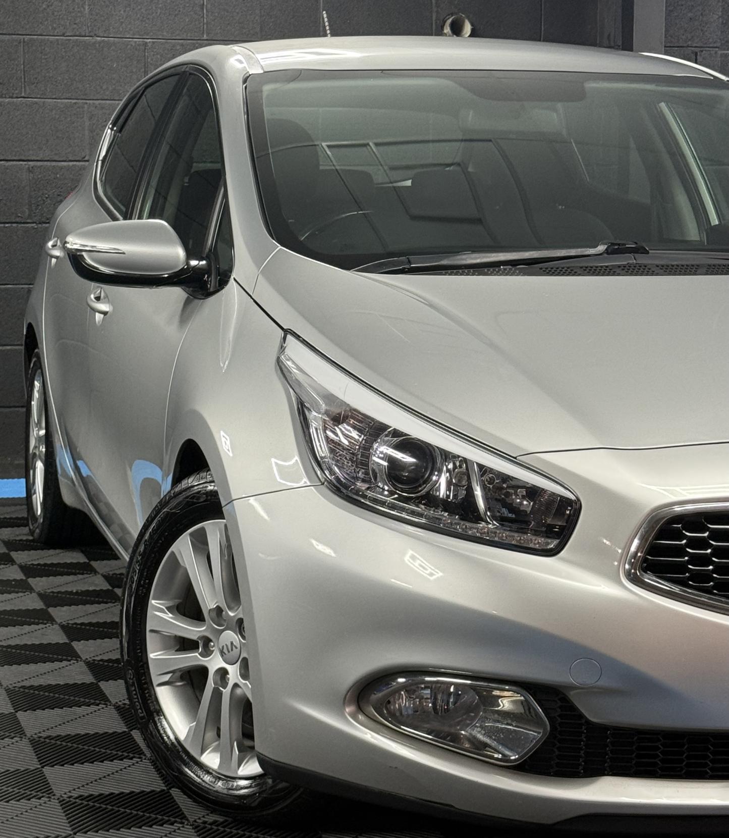 Kia Ceed 1.6 CRDi 2 Hatchback 5dr Diesel Auto Euro 5 (126 bhp)