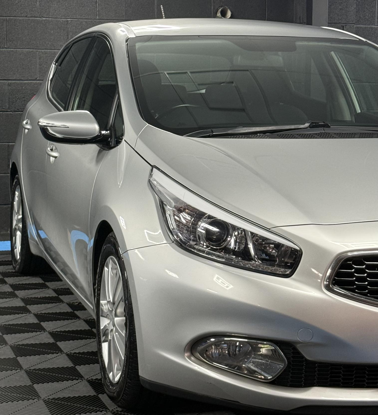 Kia Ceed 1.6 CRDi 2 Hatchback 5dr Diesel Auto Euro 5 (126 bhp)