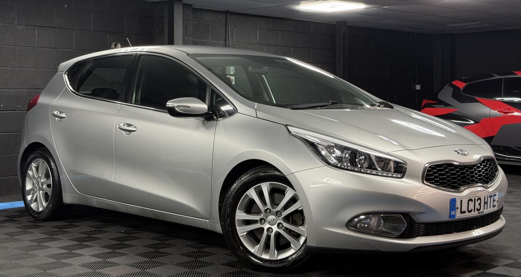 Kia Ceed 1.6 CRDi 2 Hatchback 5dr Diesel Auto Euro 5 (126 bhp)