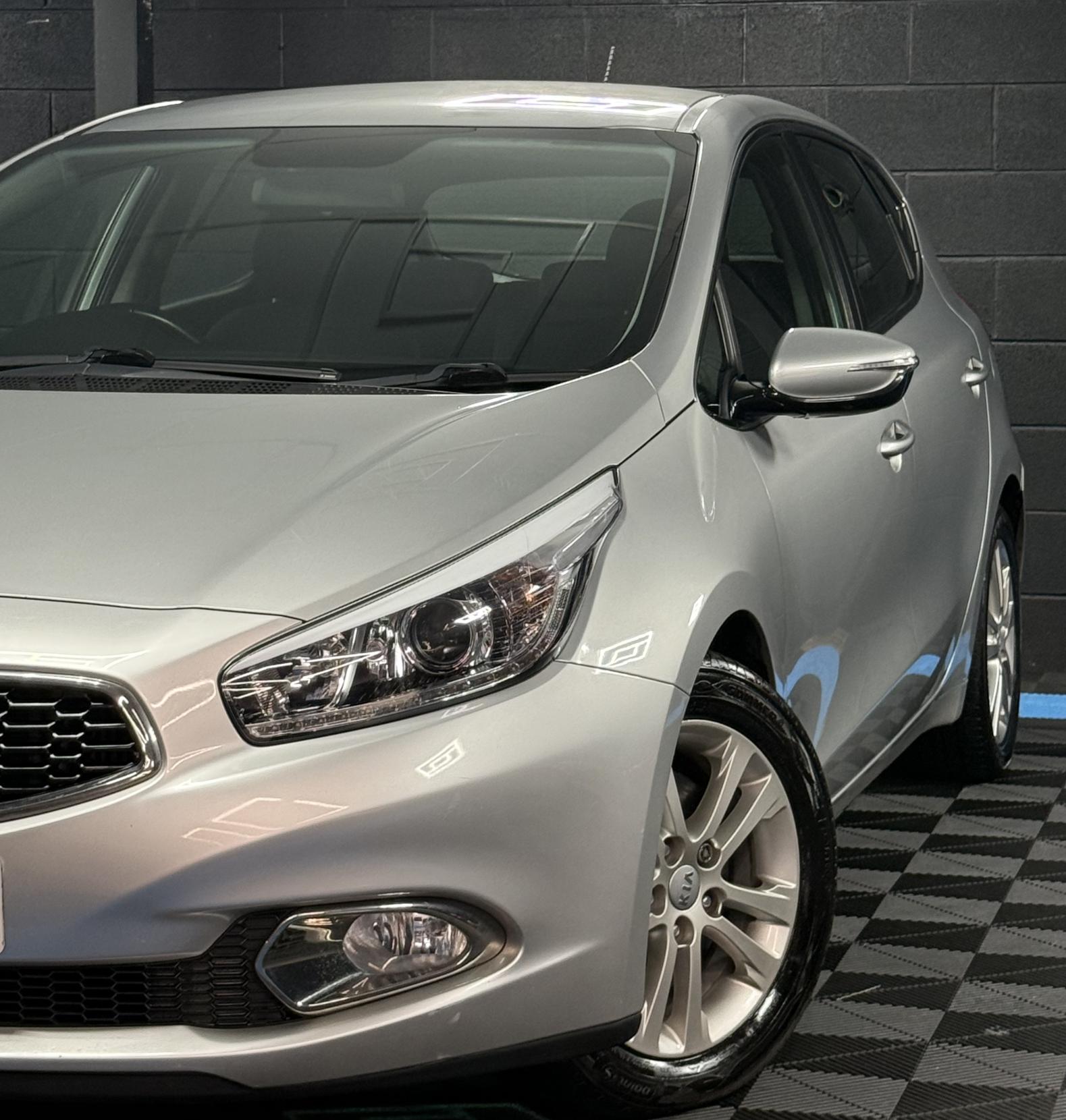 Kia Ceed 1.6 CRDi 2 Hatchback 5dr Diesel Auto Euro 5 (126 bhp)