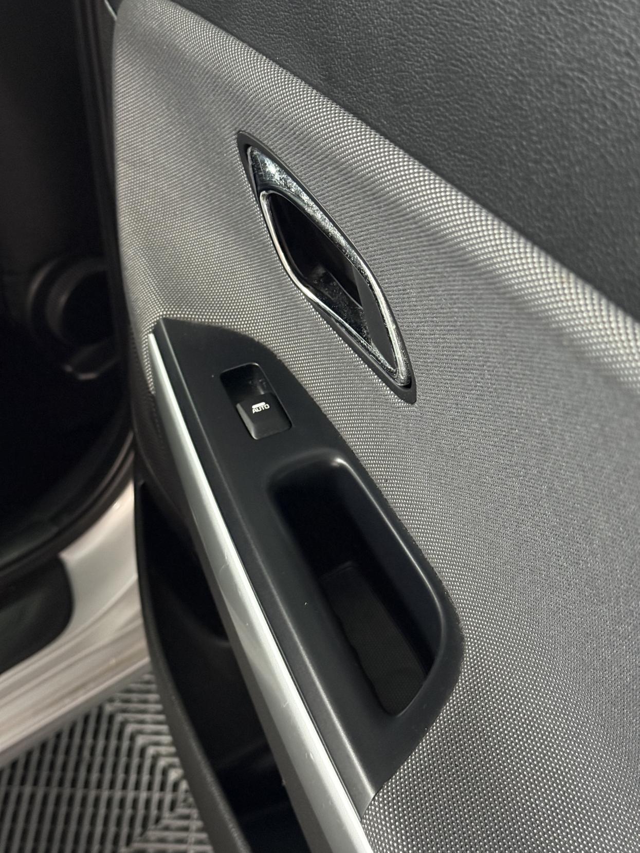 Kia Ceed 1.6 CRDi 2 Hatchback 5dr Diesel Auto Euro 5 (126 bhp)