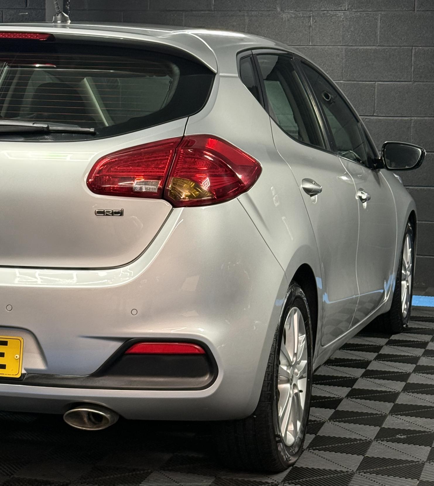 Kia Ceed 1.6 CRDi 2 Hatchback 5dr Diesel Auto Euro 5 (126 bhp)