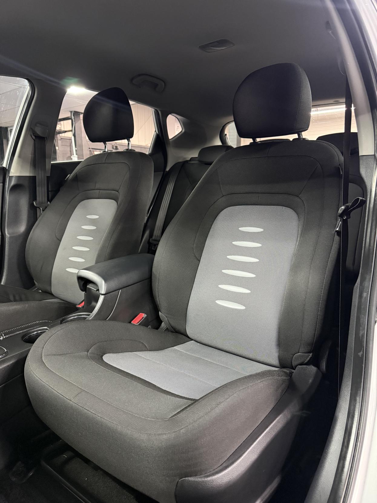 Kia Ceed 1.6 CRDi 2 Hatchback 5dr Diesel Auto Euro 5 (126 bhp)