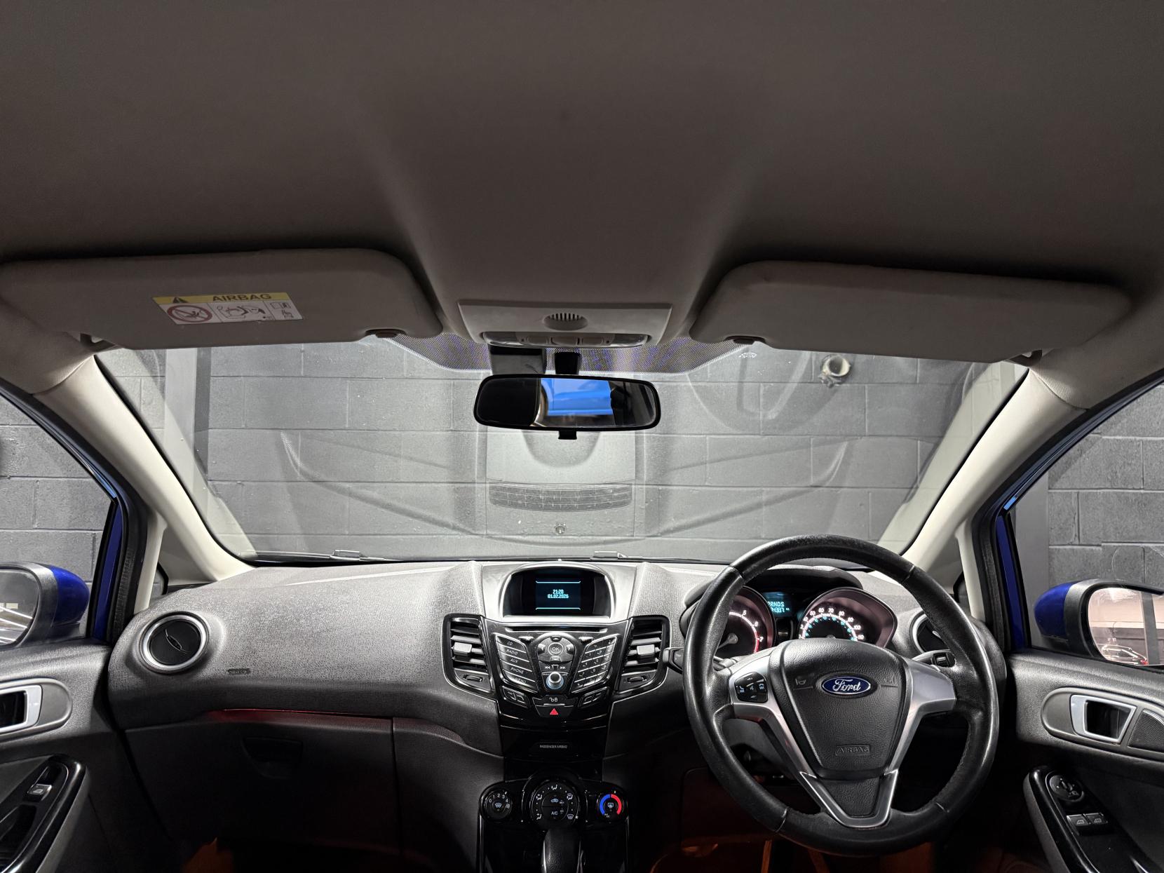 Ford Fiesta 1.6 Zetec Hatchback 5dr Petrol Powershift Euro 5 (105 ps)