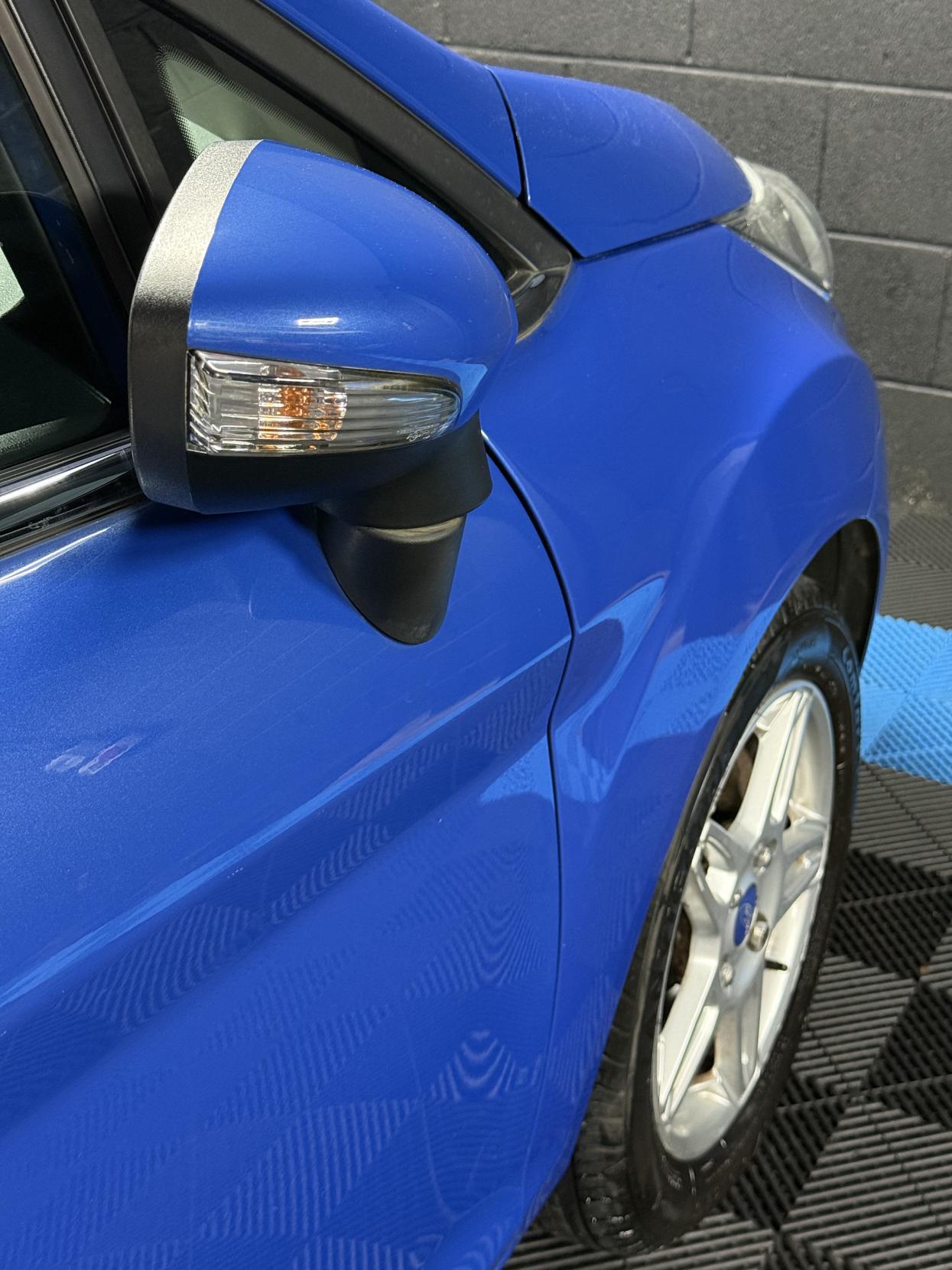 Ford Fiesta 1.6 Zetec Hatchback 5dr Petrol Powershift Euro 5 (105 ps)