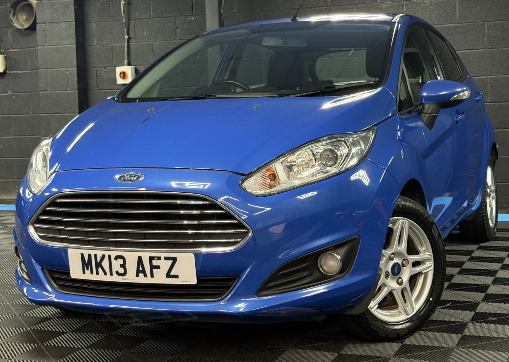 Ford Fiesta 1.6 Zetec Hatchback 5dr Petrol Powershift Euro 5 (105 ps)