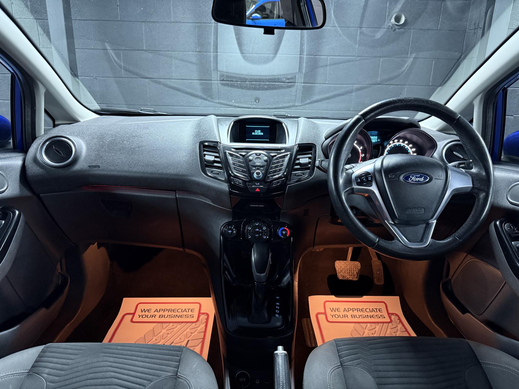 Ford Fiesta 1.6 Zetec Hatchback 5dr Petrol Powershift Euro 5 (105 ps)