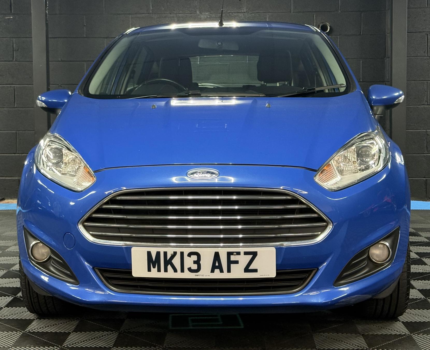 Ford Fiesta 1.6 Zetec Hatchback 5dr Petrol Powershift Euro 5 (105 ps)