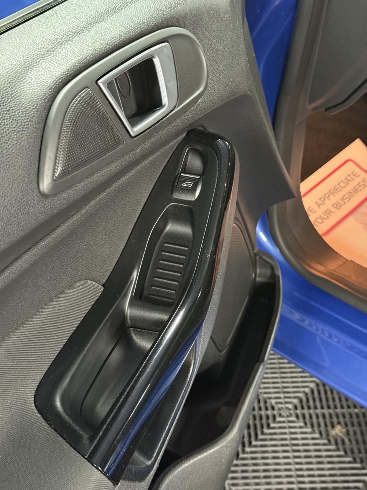 Ford Fiesta 1.6 Zetec Hatchback 5dr Petrol Powershift Euro 5 (105 ps)