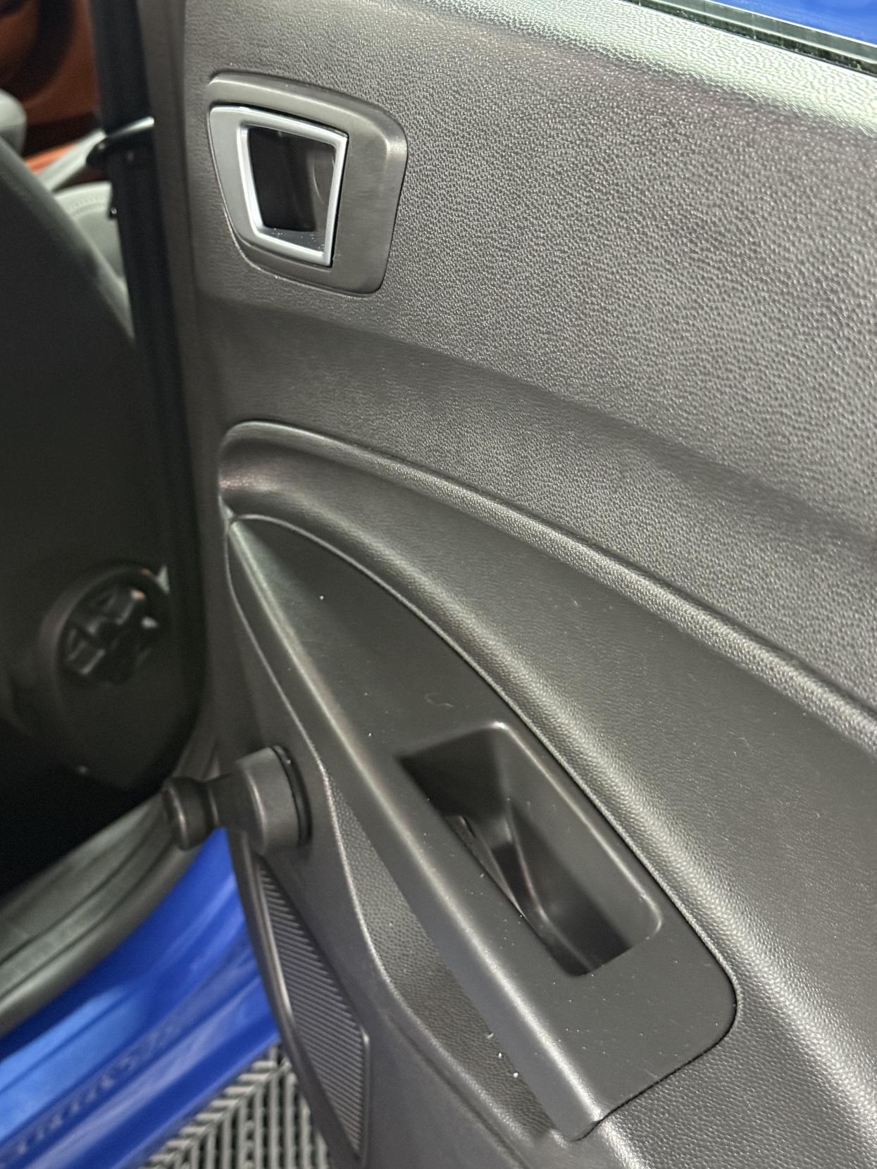 Ford Fiesta 1.6 Zetec Hatchback 5dr Petrol Powershift Euro 5 (105 ps)