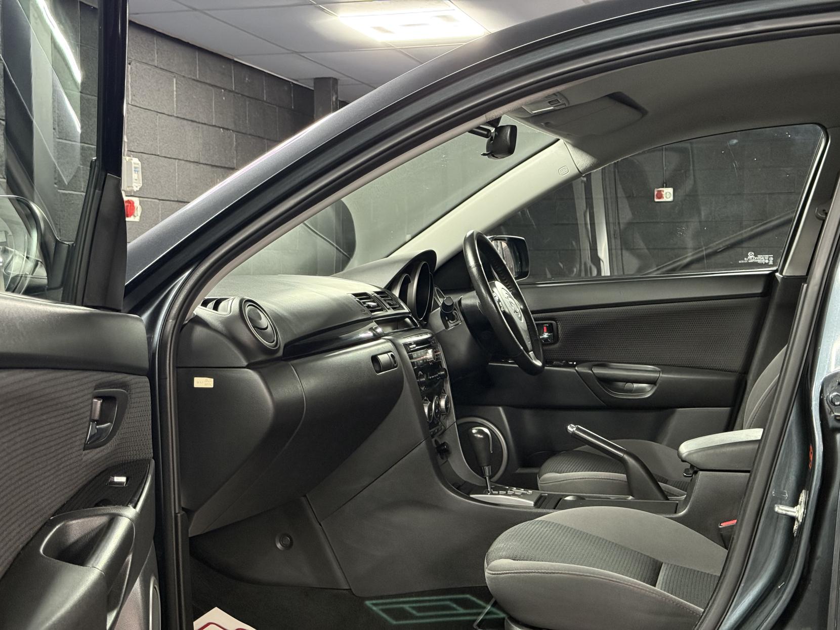 Mazda Mazda3 1.6 Takara Hatchback 5dr Petrol Automatic (183 g/km, 103 bhp)