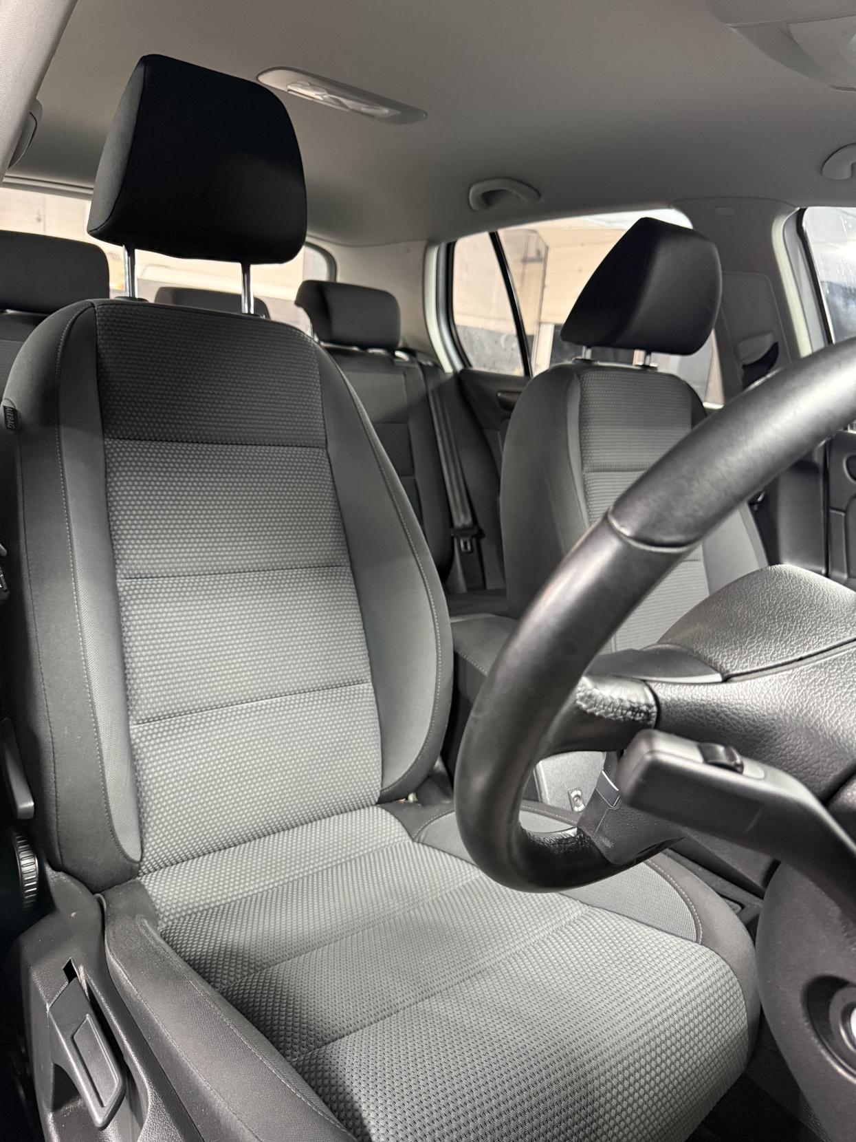 Volkswagen Golf 1.6 TDI Match Hatchback 5dr Diesel DSG Euro 5 (105 ps)