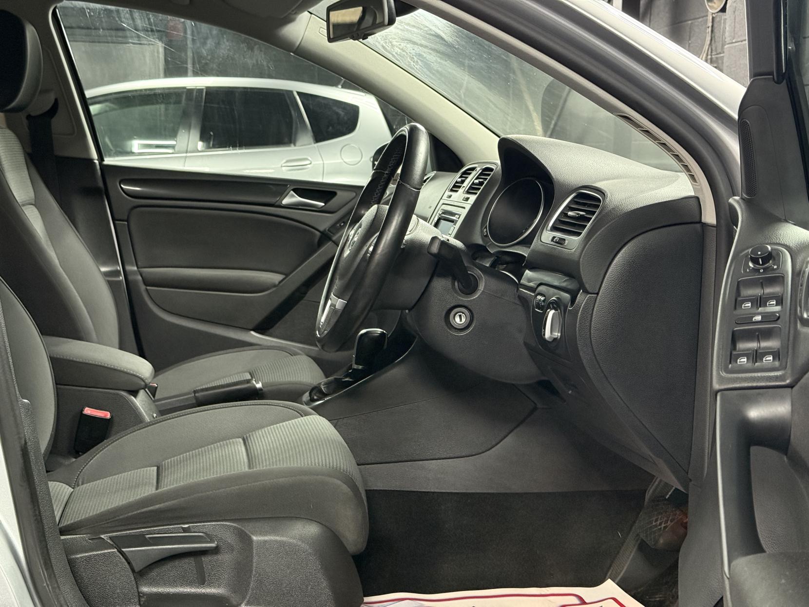 Volkswagen Golf 1.6 TDI Match Hatchback 5dr Diesel DSG Euro 5 (105 ps)