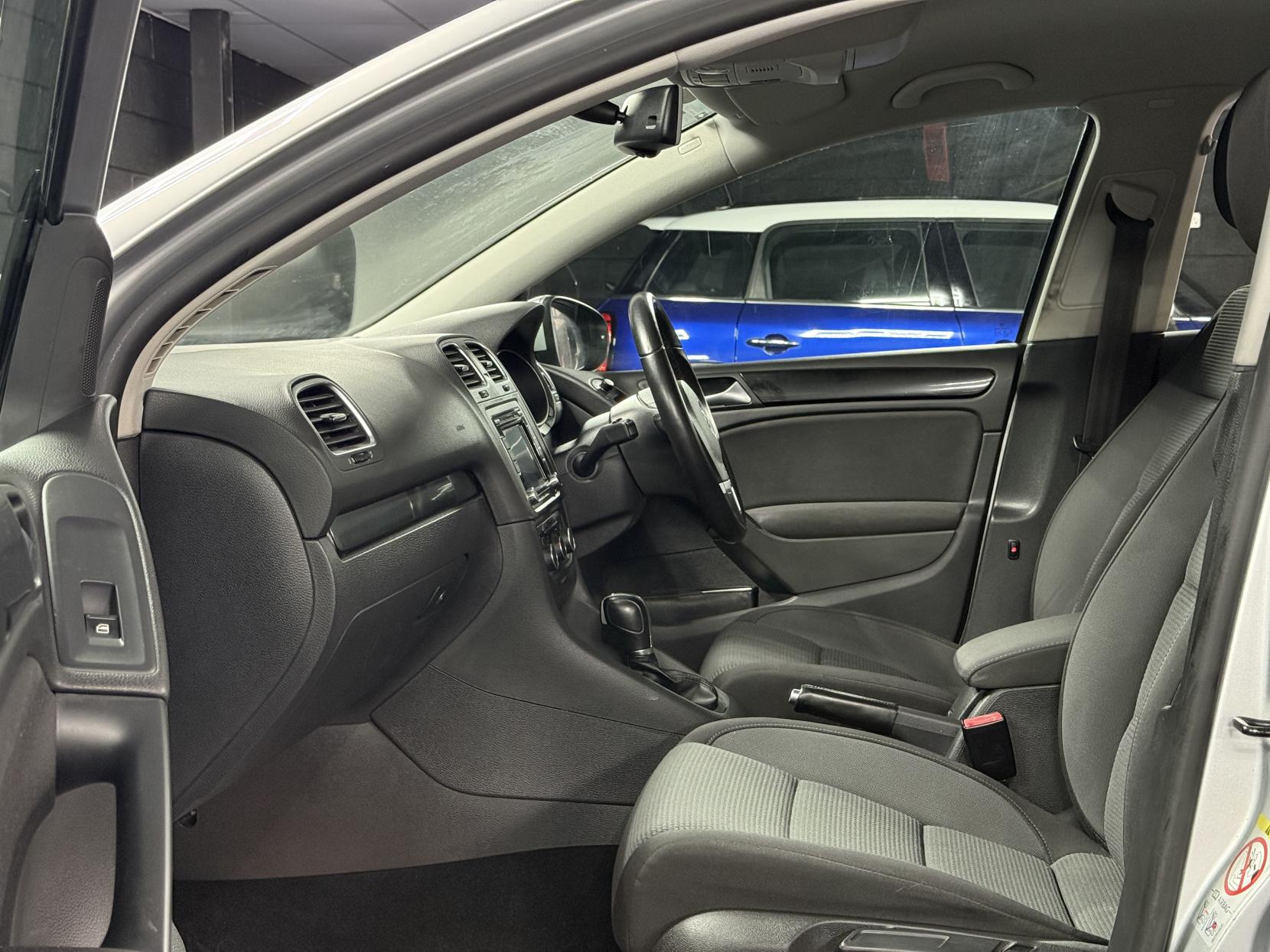 Volkswagen Golf 1.6 TDI Match Hatchback 5dr Diesel DSG Euro 5 (105 ps)