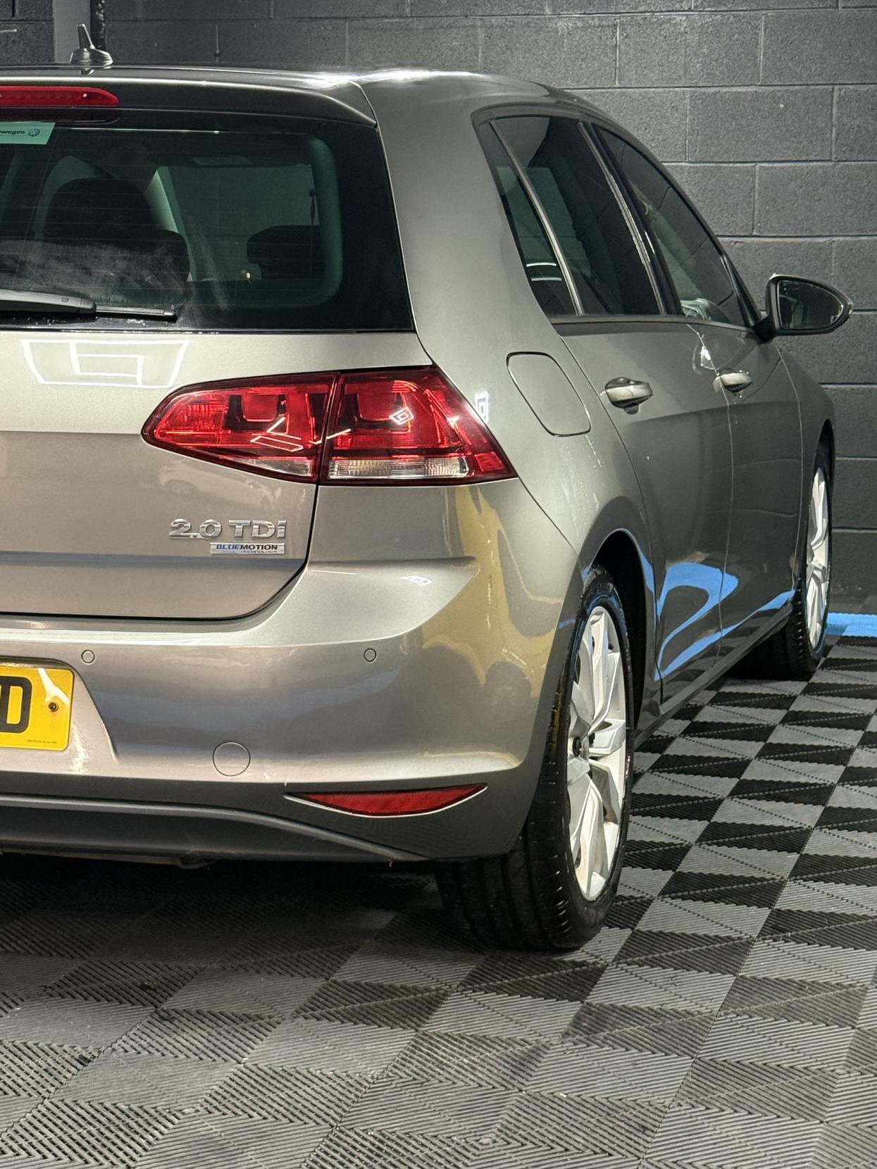 Volkswagen Golf 2.0 TDI BlueMotion Tech GT Hatchback 5dr Diesel DSG Euro 5 (s/s) (150 ps)
