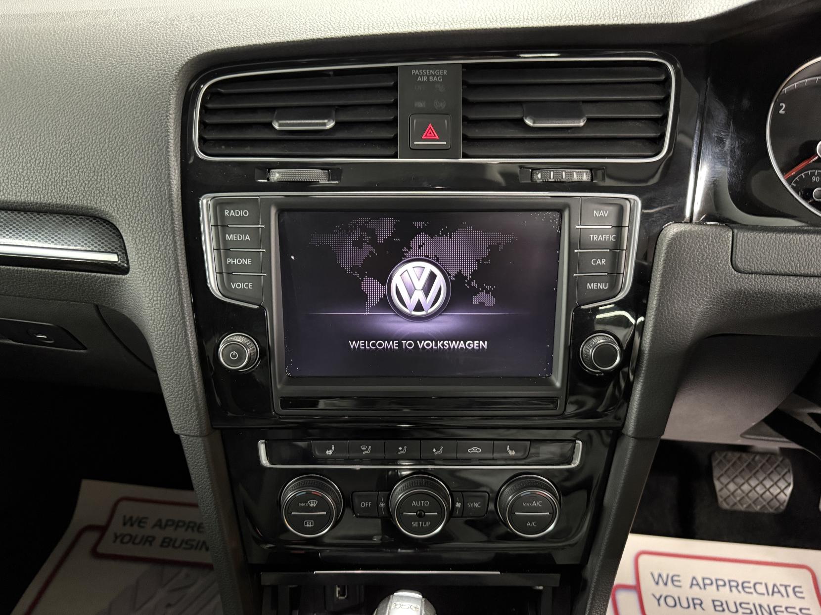 Volkswagen Golf 2.0 TDI BlueMotion Tech GT Hatchback 5dr Diesel DSG Euro 5 (s/s) (150 ps)