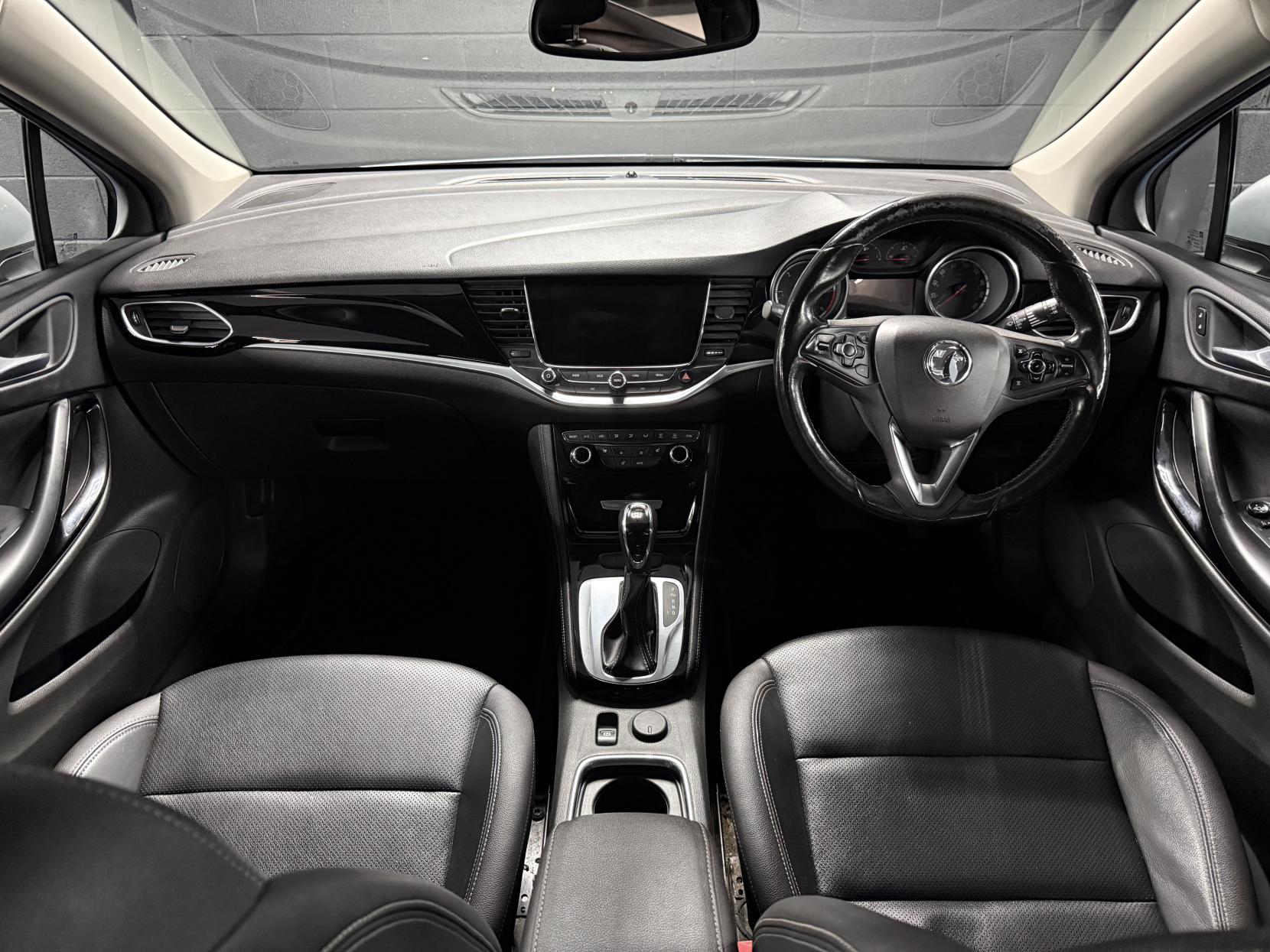 Vauxhall Astra 1.6 CDTi BlueInjection Elite Nav Hatchback 5dr Diesel Auto Euro 6 (136 ps)