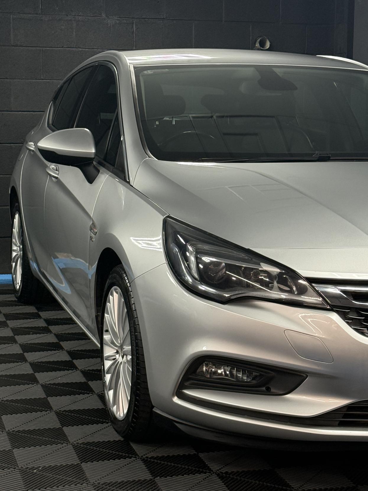 Vauxhall Astra 1.6 CDTi BlueInjection Elite Nav Hatchback 5dr Diesel Auto Euro 6 (136 ps)