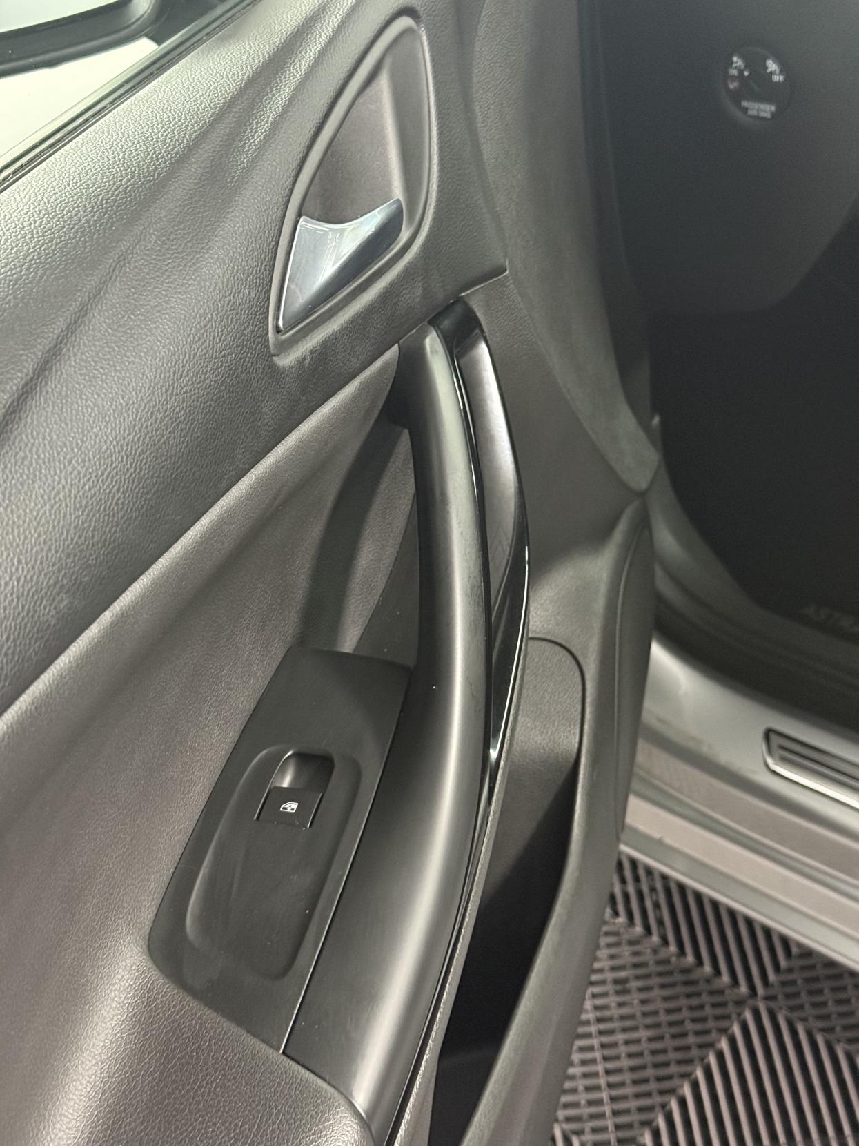 Vauxhall Astra 1.6 CDTi BlueInjection Elite Nav Hatchback 5dr Diesel Auto Euro 6 (136 ps)