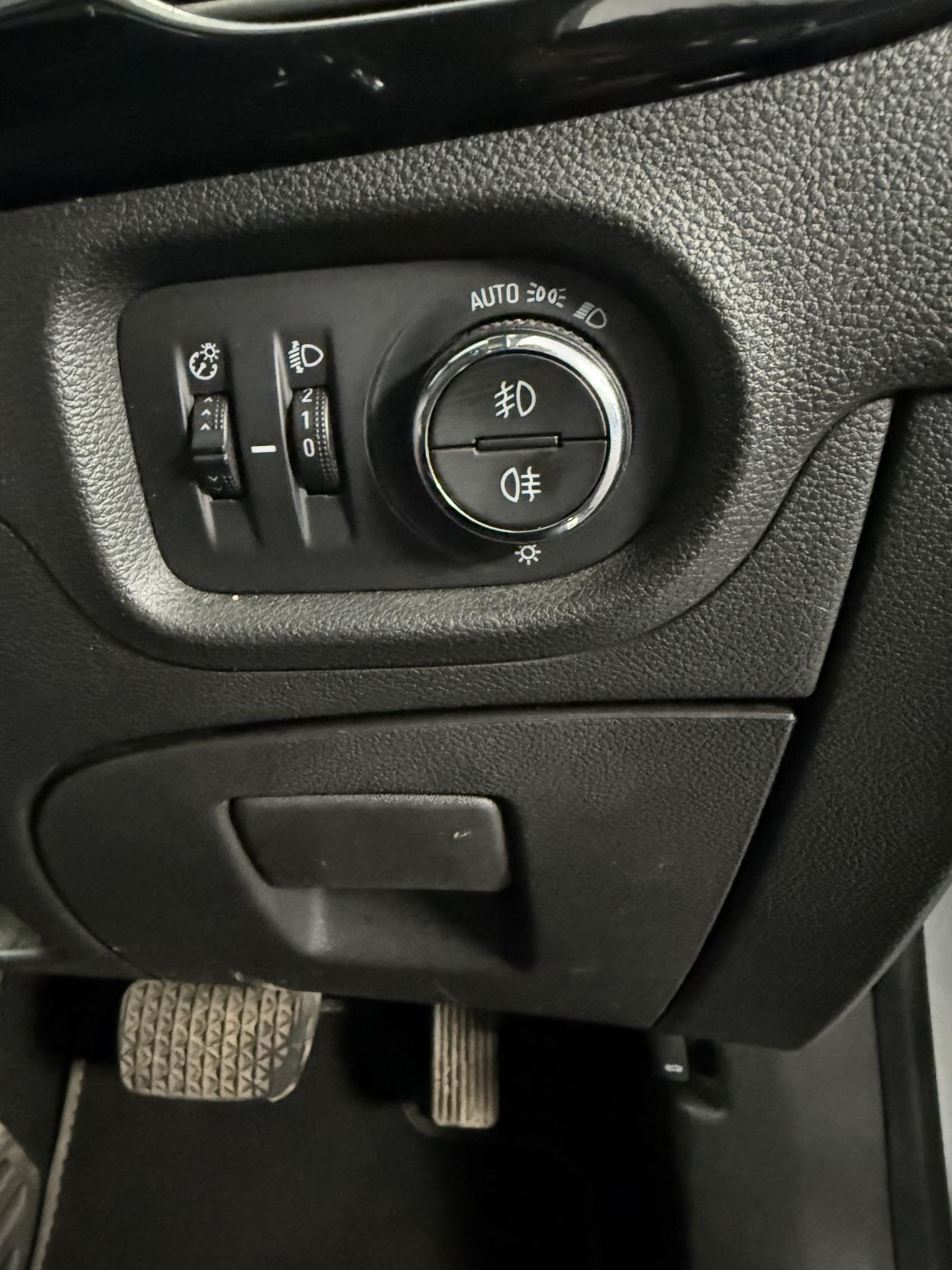 Vauxhall Astra 1.6 CDTi BlueInjection Elite Nav Hatchback 5dr Diesel Auto Euro 6 (136 ps)