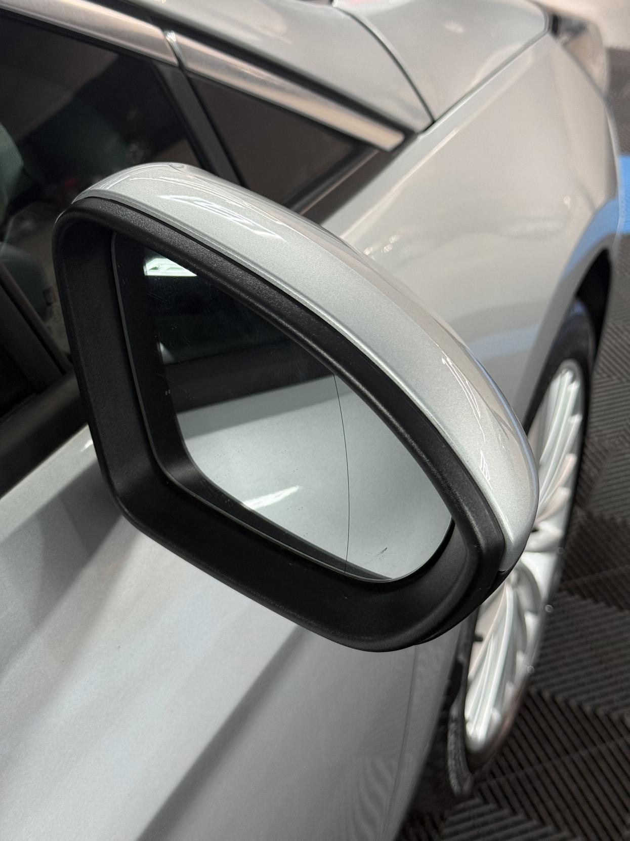 Vauxhall Astra 1.6 CDTi BlueInjection Elite Nav Hatchback 5dr Diesel Auto Euro 6 (136 ps)